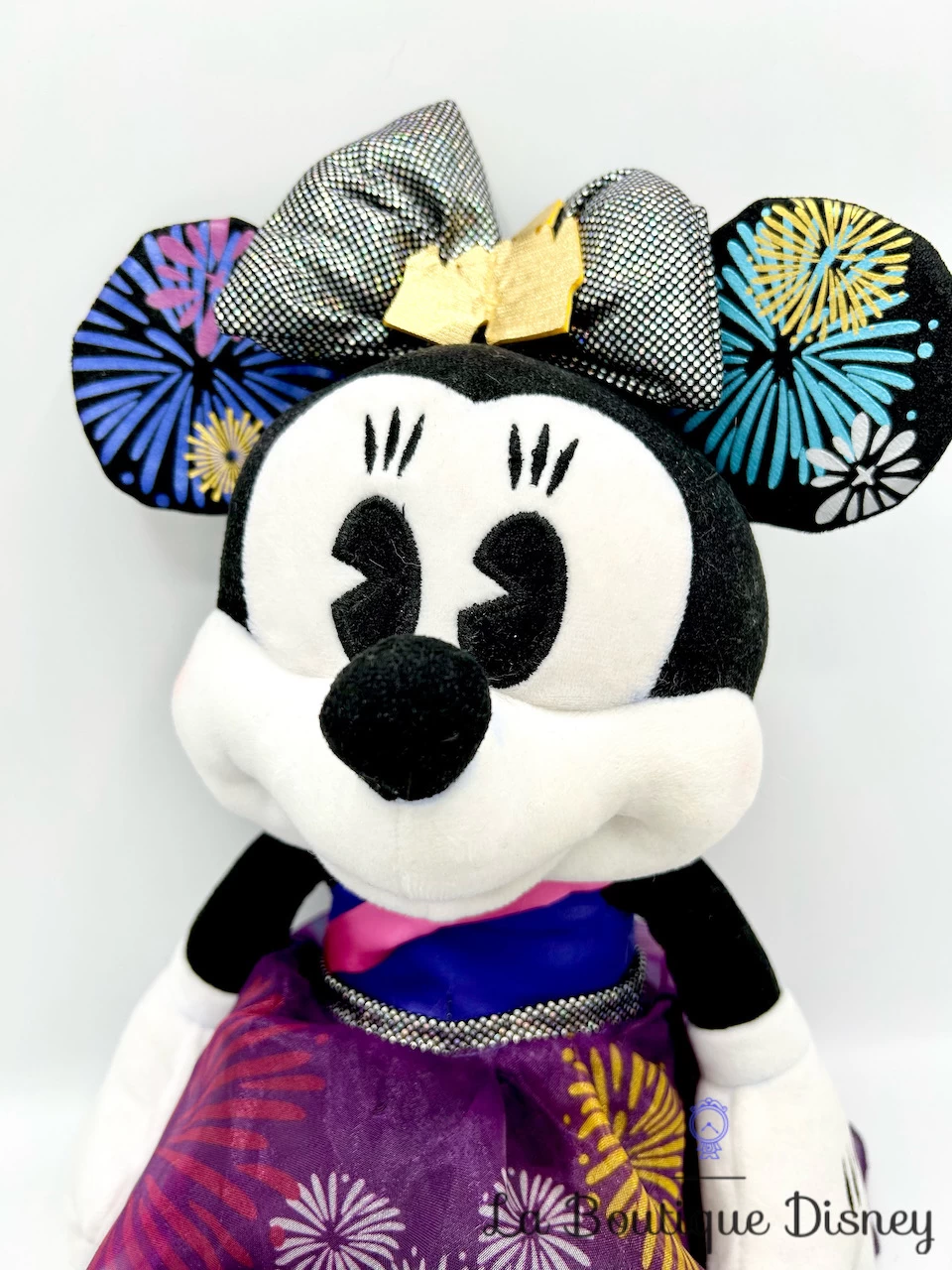 Peluche Minnie Mouse The Main Attraction 12 Sur 12 Castle Château Feu D'artifice Disney Store 2020 Édition Limitée 43 Cm – Image 2