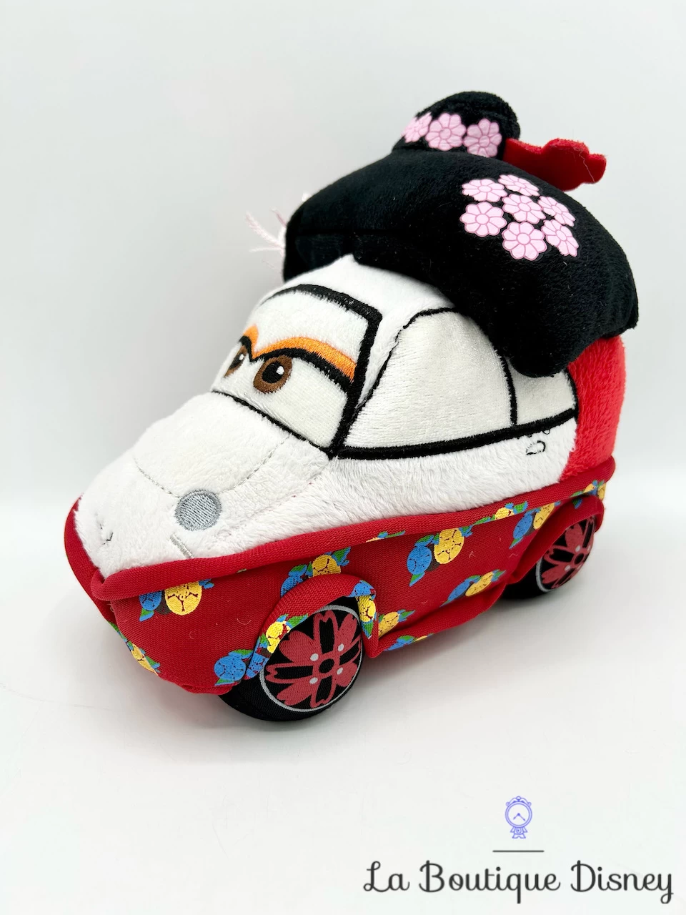 Peluche Okuni Cars 2 Disney Store Voiture Japon Geisha Rouge – Image 2