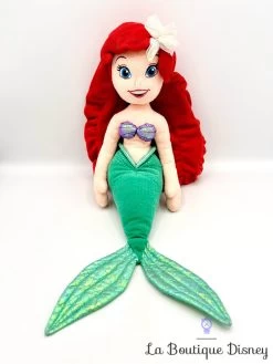 Poupée Chiffon Ariel La Petite Sirène Disney Store Peluche écusson 45 Cm